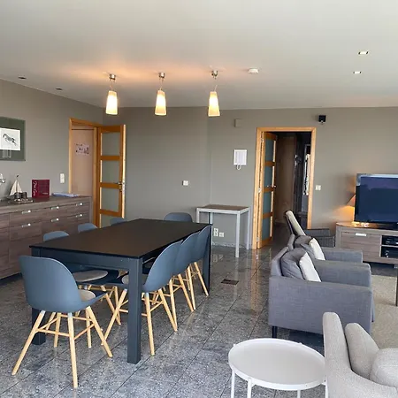 In By Sandy Beaches Nieuwpoort